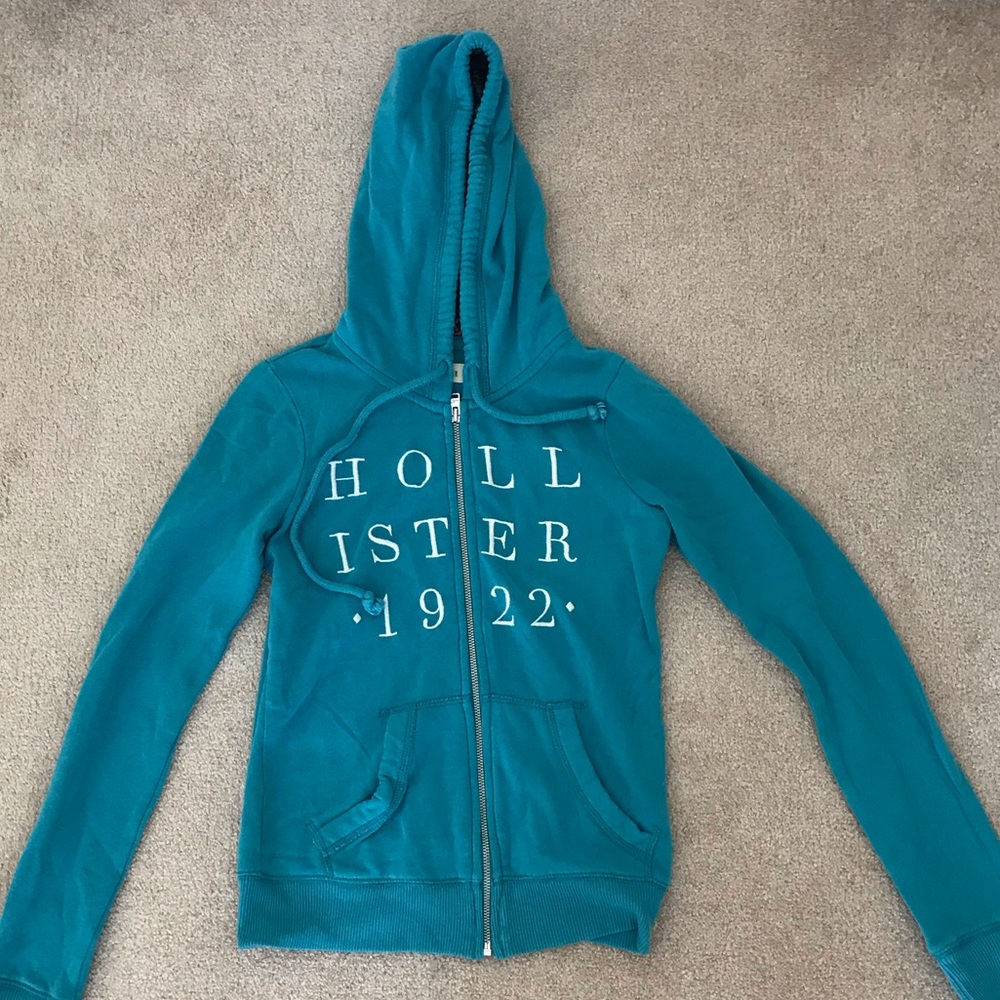 Blue Hollister sweatshirt